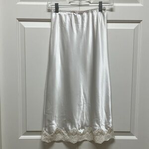 Vintage Gay-Lure half slip, midi, elastic waist, large lace border, off white S